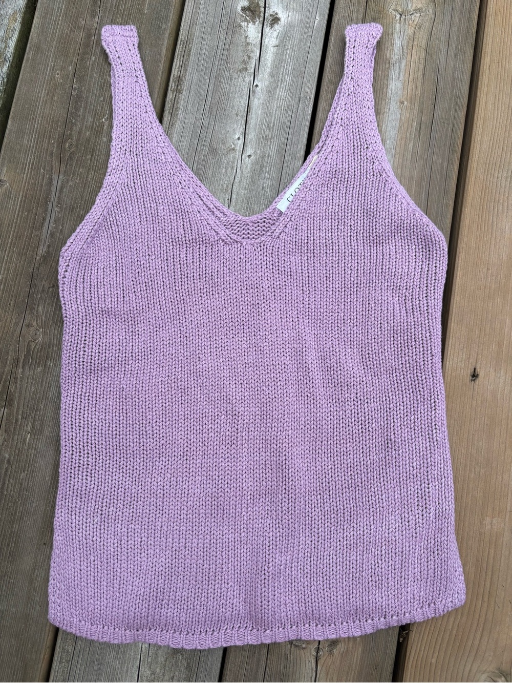 Sleeveless V-Neck Knit Tank Top in Light Lavender